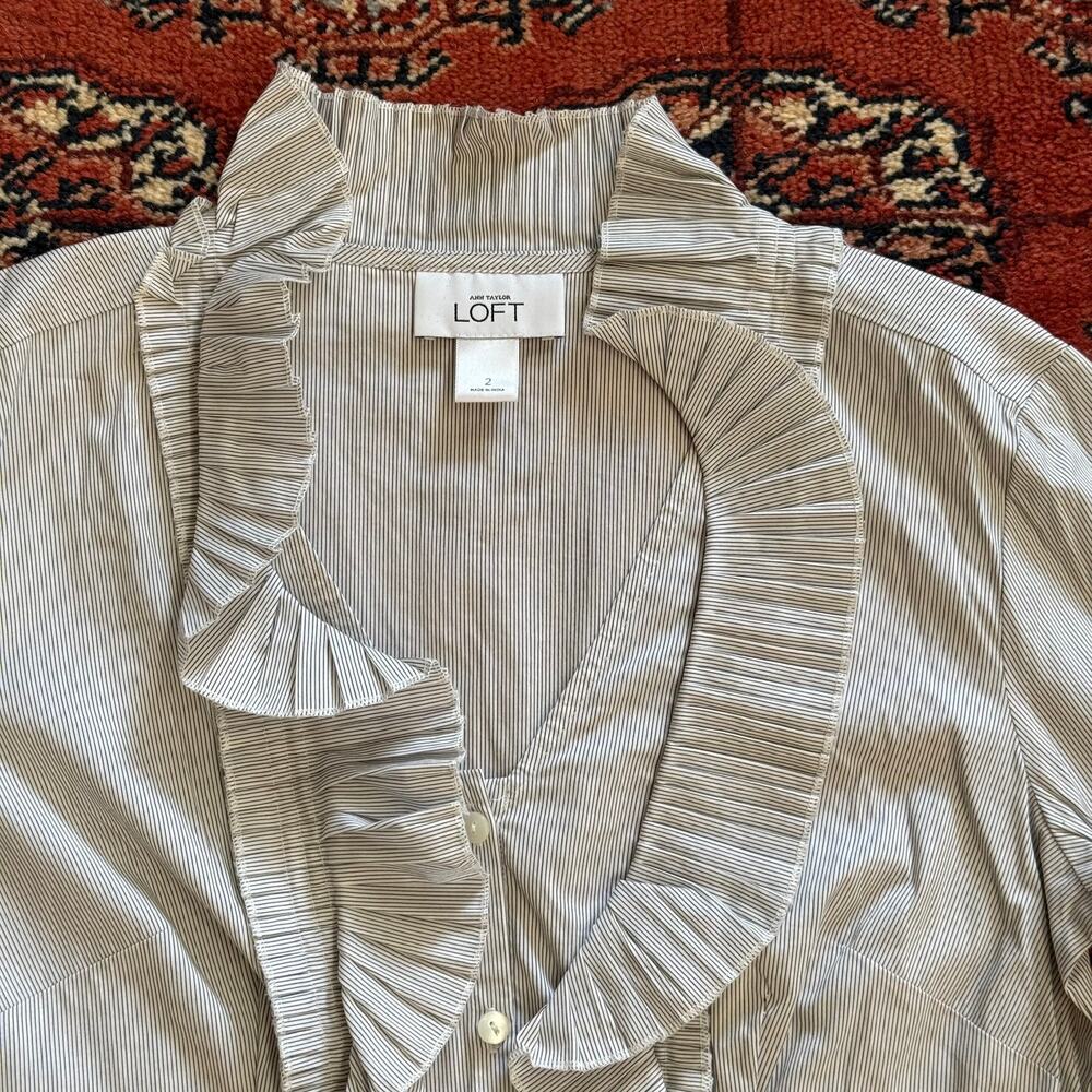 Ann Taylor LOFT 2 Black & White Striped Crystal Pleat Collar Career Blouse